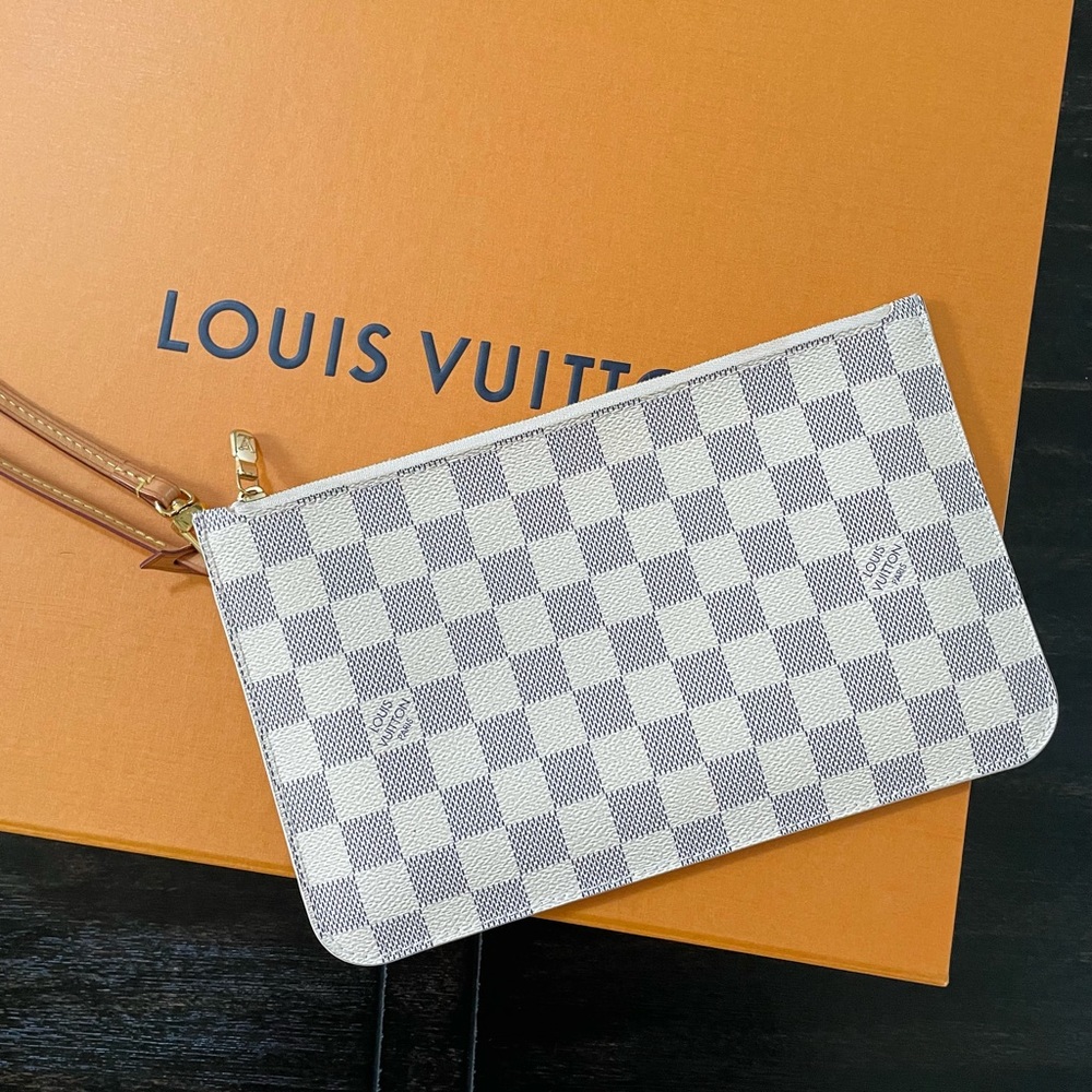‼️SOLD‼️Authentic Louis Vuitton Pouch